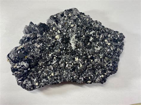 Sphalerite: Risorse Minerarie Cruciali per l'Industria Moderna!