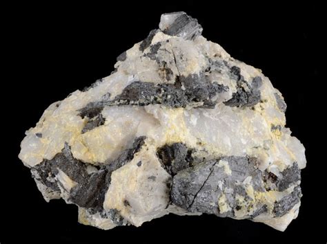  Wolframite: Un Minerale Prezioso per la Produzione di Tungstato e l'Industria Elettrica!